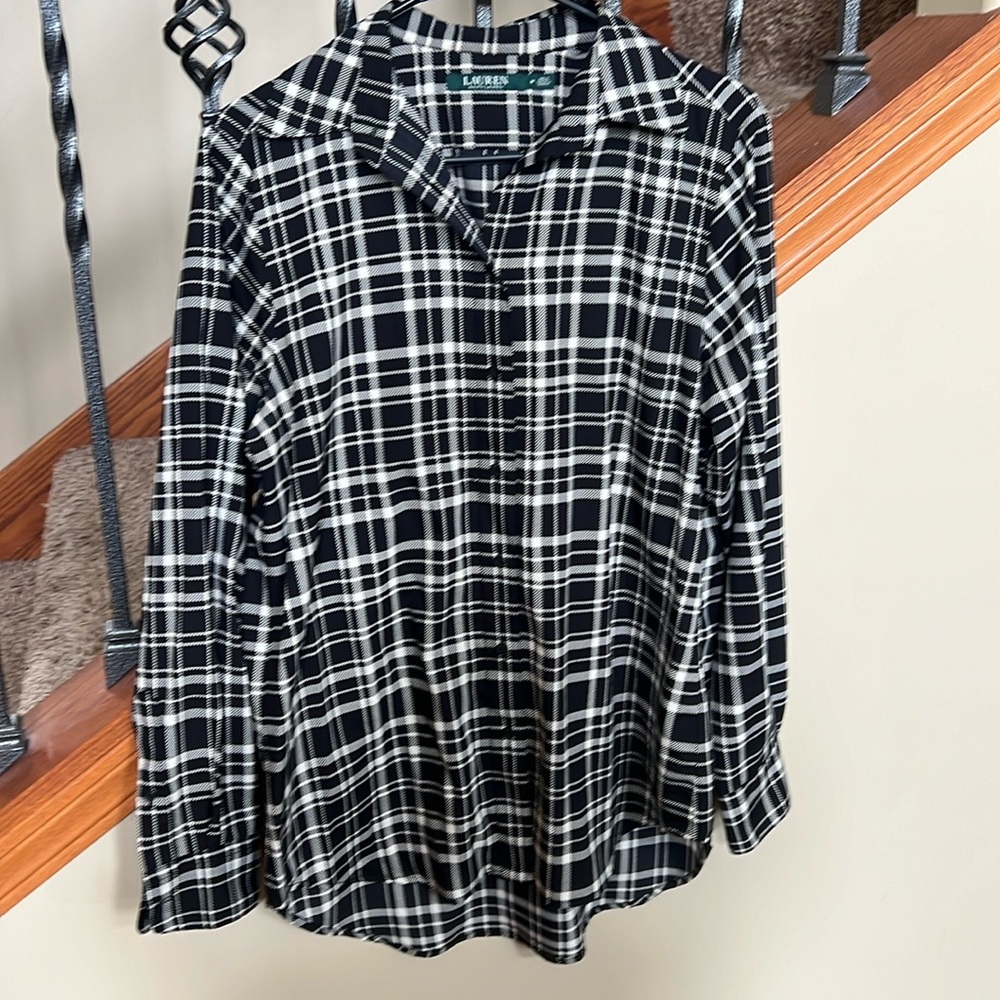 Ralph Lauren blouse size medium 100% polyester like new